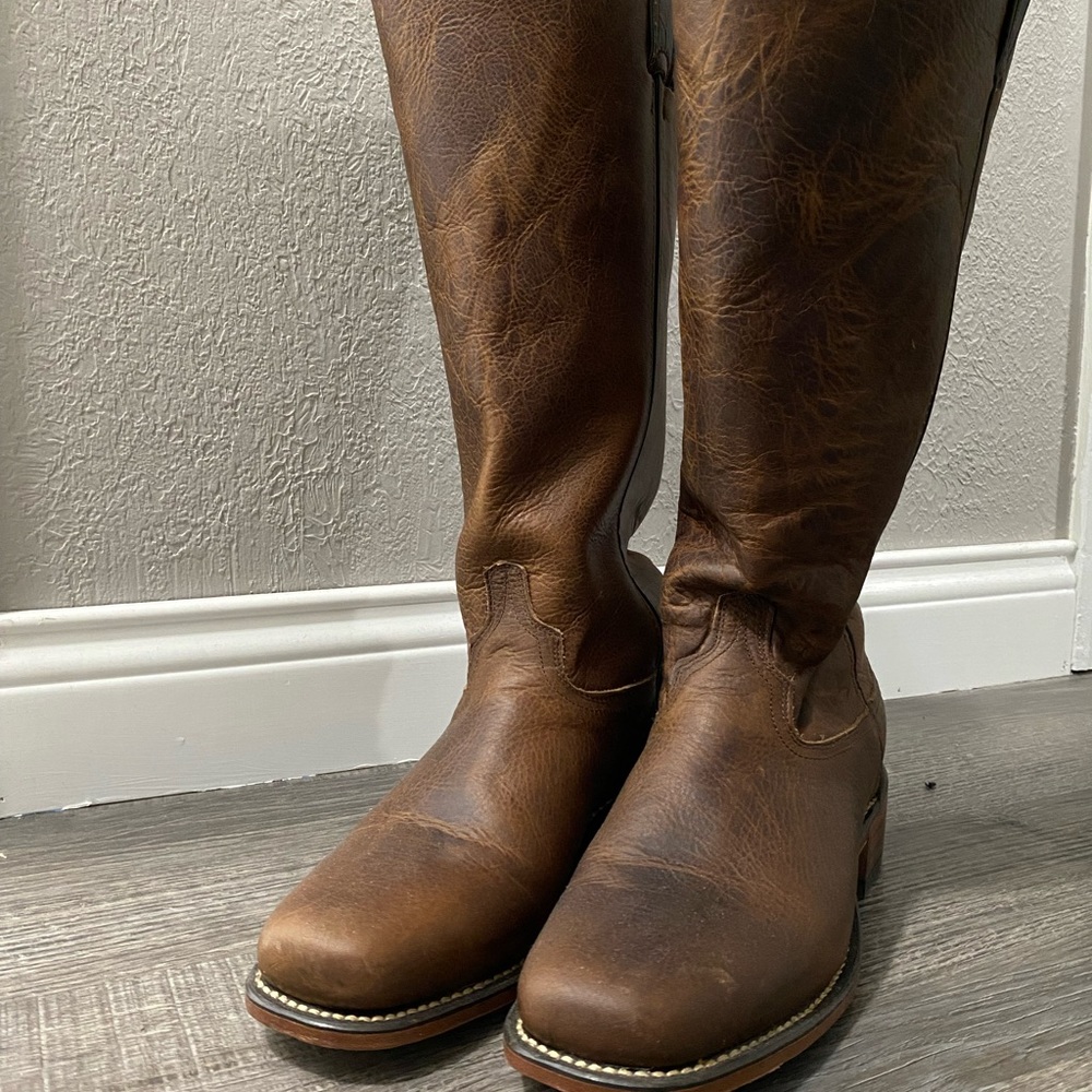 NEVER WORN Brown Waddie Boot